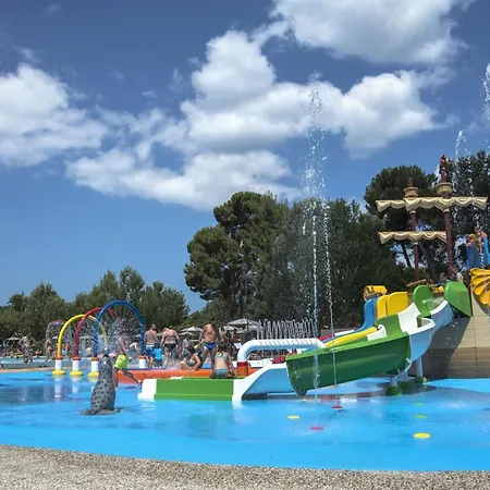 Happy Camp Mobile Homes In Centro Vacanze Bi Village Ferienpark Fažana