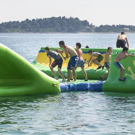 Happy Camp Mobile Homes In Centro Vacanze Bi Village 3* Fažana