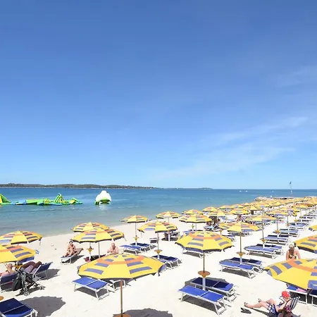 Happy Camp Mobile Homes In Centro Vacanze Bi Village 3*