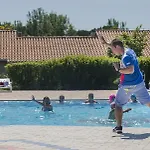 פארק נופש Happy Camp Mobile Homes In Centro Vacanze Bi Village