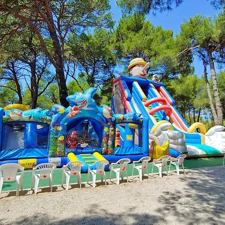 Happy Camp Mobile Homes In Centro Vacanze Bi Village 홀리데이파크 파자나