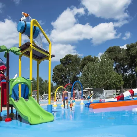 Happy Camp Mobile Homes In Centro Vacanze Bi Village منتزه العطل 3*