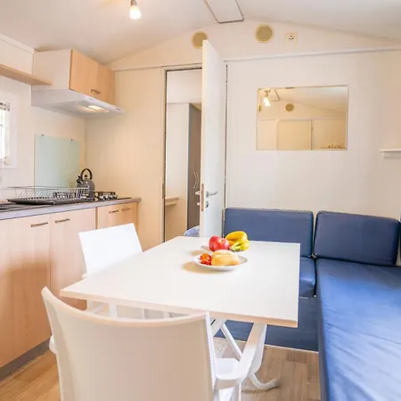 홀리데이파크 Happy Camp Mobile Homes In Centro Vacanze Bi Village 3*