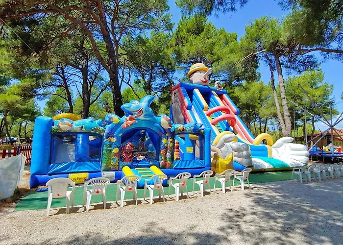 Happy Camp Mobile Homes In Centro Vacanze Bi Village Holiday park Fazana