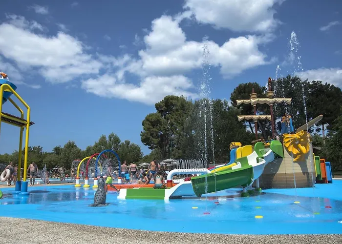 Happy Camp Mobile Homes In Centro Vacanze Bi Village Holiday park Fazana